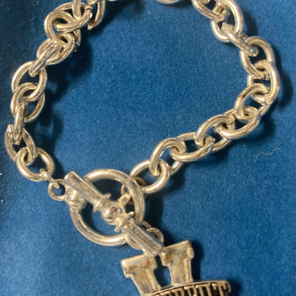 -- ' - Vanderbilt silver bracelet new! - Picture 2 of 2